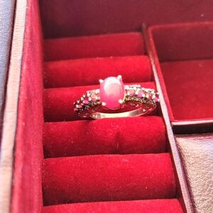 Beautiful sterling silver stamped 925 women's ring. Size 8.